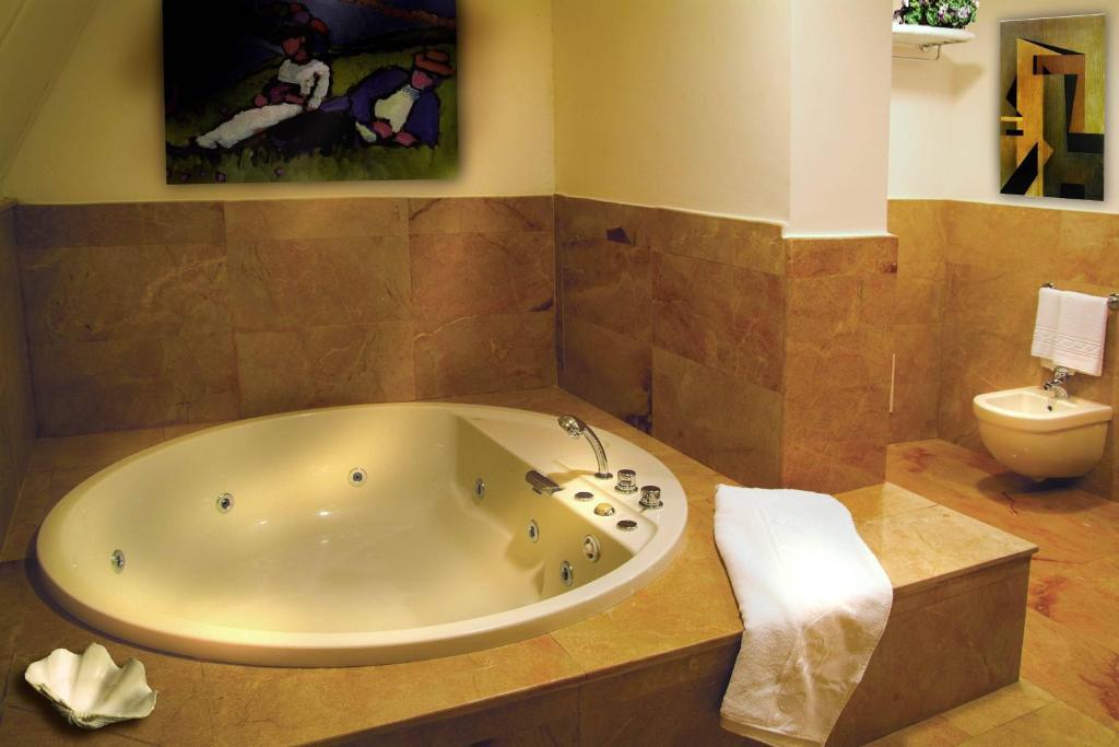Resort Borgo San Rocco Savoca Room photo